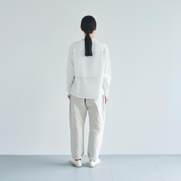 「CLASKA(クラスカ)」発のアパレルブランド「HAU(ハウ)」のdenim pants